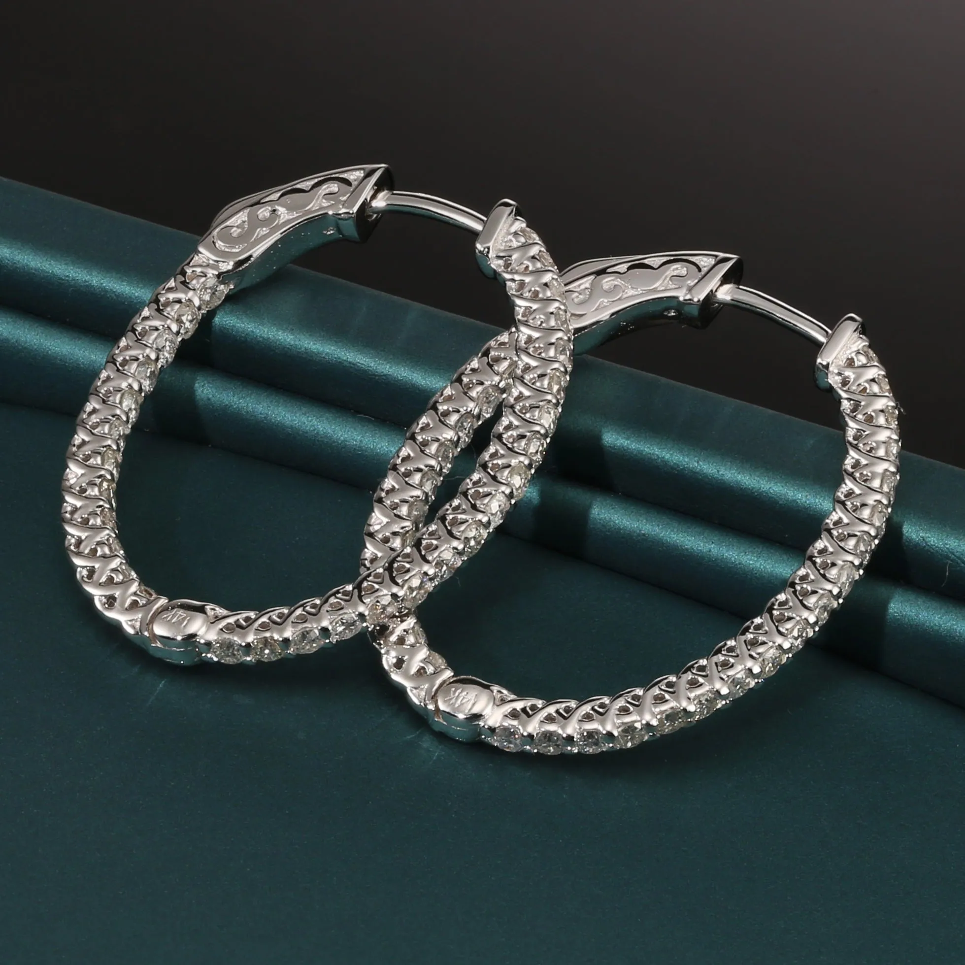 14k White Gold Diamond Hoop Earrings, 1.40 carats